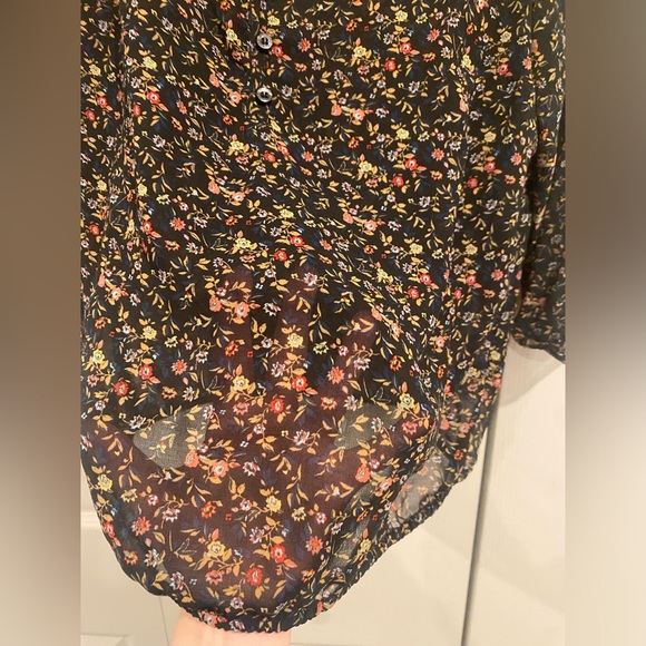 Floral blouse - Picture 2 of 6